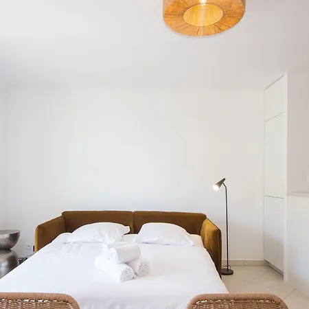 Apartment Superbe Climatise A - 2 Pieces, Parking Inclus Menton