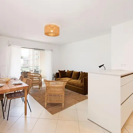 Διαμέρισμα Superbe Climatise A - 2 Pieces, Parking Inclus *