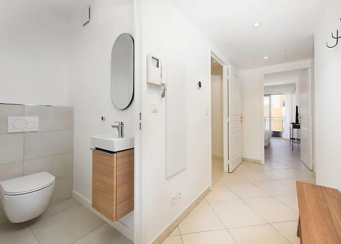 Superbe Climatise A - 2 Pieces, Parking Inclus *