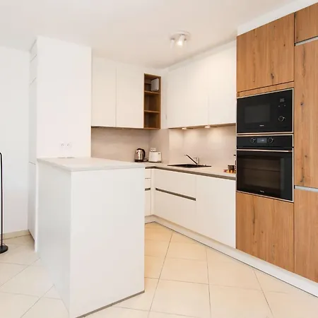 Superbe Climatise A - 2 Pieces, Parking Inclus Daire Menton