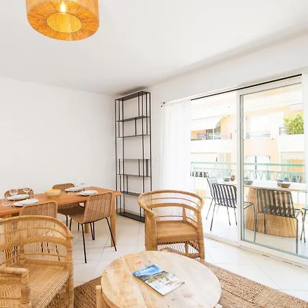 Apartment Superbe Climatise A - 2 Pieces, Parking Inclus *