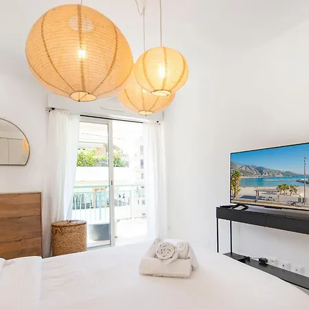 Superbe Climatise A - 2 Pieces, Parking Inclus *