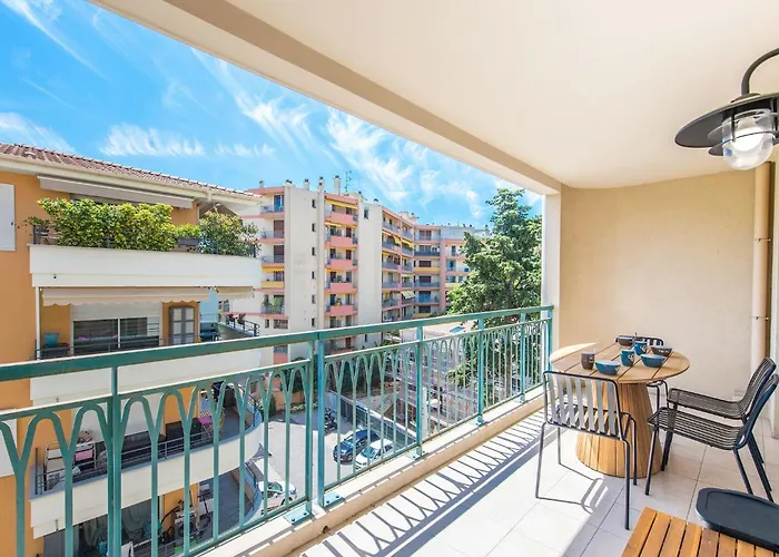 Superbe Climatise A - 2 Pieces, Parking Inclus Menton