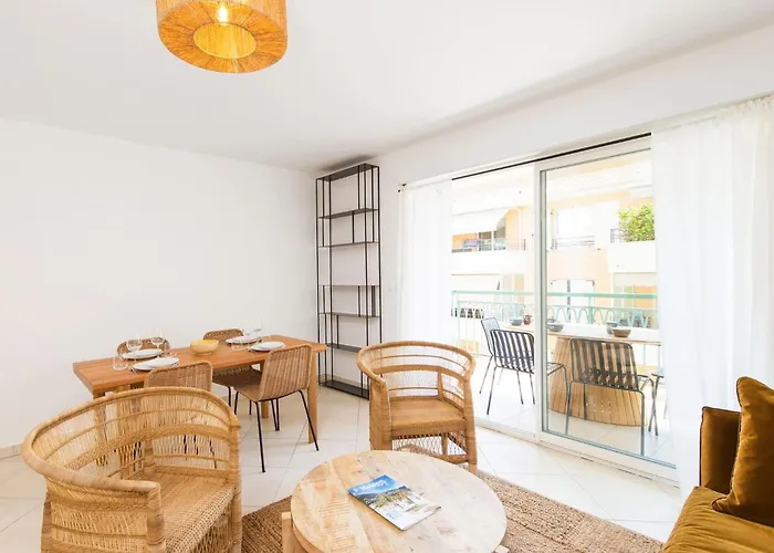 Appartement Superbe Climatise A - 2 Pieces, Parking Inclus *